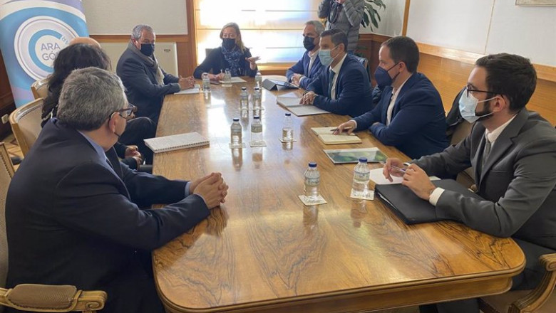 La consejera se ha reunido con ambas empresas en el Edificio Pignatelli. | EUROPA PRESS. ep la consejera se ha reunido con ambas empresas en el edificio pignatelli