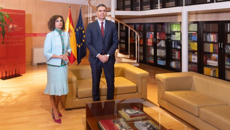 ep la ministra de hacienda y funcion publica en funciones maria jesus montero y el presidente del ep la ministra de hacienda y funcion publica en funciones maria jesus montero y el presidente del