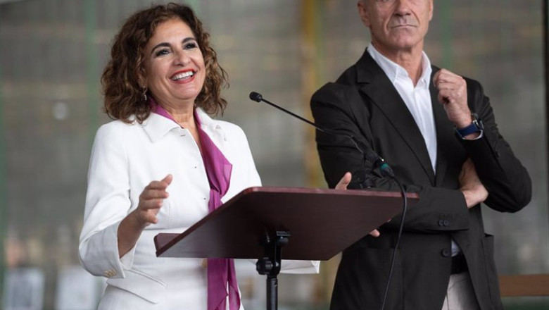 ep la ministra de hacienda y funcion publica maria jesus montero atiende a los medios este viernes ep la ministra de hacienda y funcion publica maria jesus montero atiende a los medios este viernes