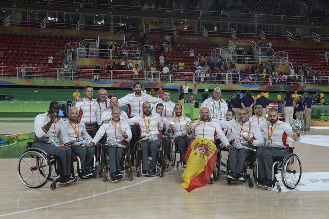 La selección española de baloncesto en silla de ruedas con su plata | PAULINO ORIBE ep la seleccion espanolabaloncestosillaruedassu plata