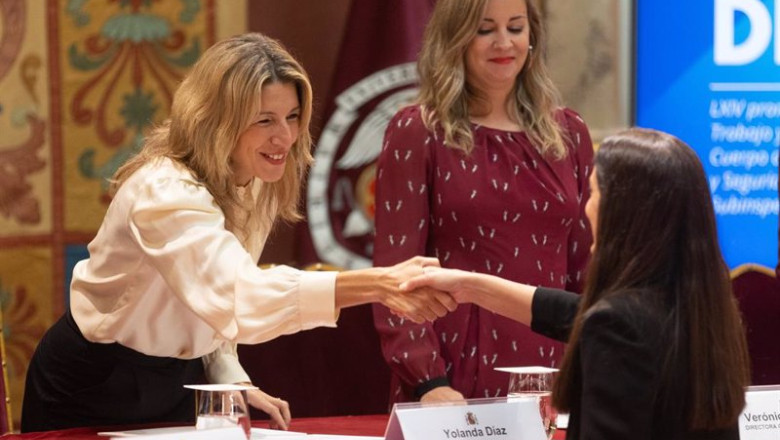 ep la vicepresidenta segunda del gobierno y ministra de trabajo yolanda diaz asiste a la entrega de ep la vicepresidenta segunda del gobierno y ministra de trabajo yolanda diaz asiste a la entrega de