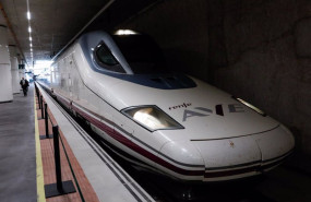 ep llegada del ave a una estacion ferroviaria ep llegada del ave a una estacion ferroviaria