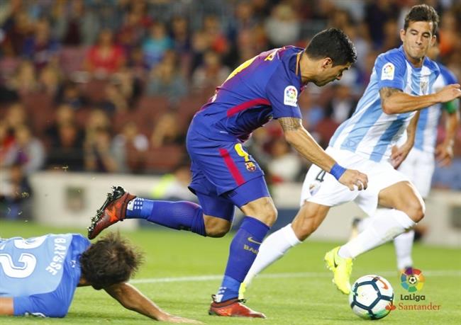 Luis Hernández, jugador del Málaga, ante Luis Suárez | LALIGA ep luis hernandez jugadormalaga ante luis suarez