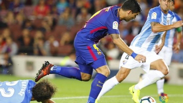 ep luis hernandez jugadormalaga ante luis suarez