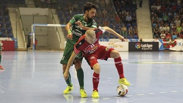 ep miguelin jugadorelpozo murcia eric martel del ca osasuna magna