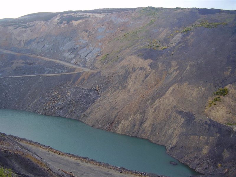 Por qué las acciones mineras no han rendido como el oro