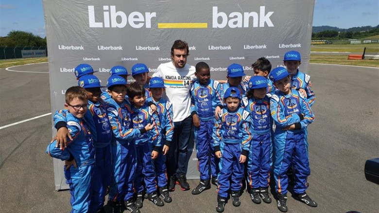 El piloto Fernando Alonso en Llanera. | EUROPA PRESS ep piloto fernando alonsollanera