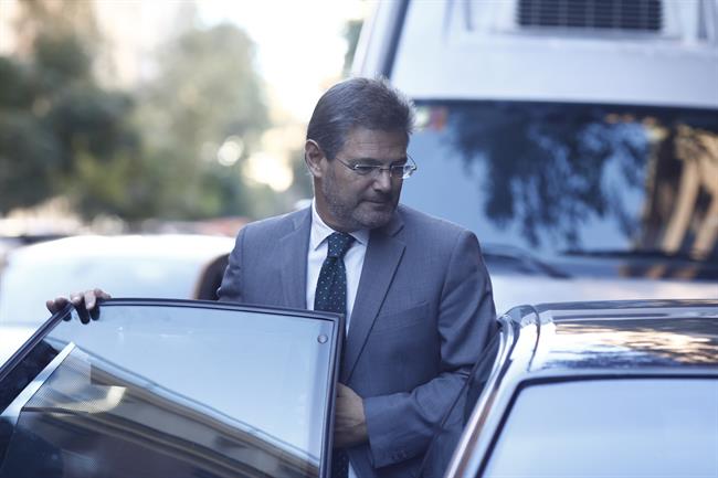 ep rafael catala entrandosu coche oficial