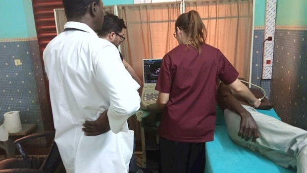 ep una de las consultas realizadas por medicos espanoles y locales dentro de mision cardiologica
