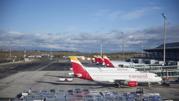 ep varios aviones de iberia en el aeropuerto adolfo suarez madrid barajas a 5 de enero de 2022 en