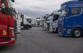 ep varios camiones estacionados en las inmediaciones de mercabarna ep varios camiones estacionados en las inmediaciones de mercabarna