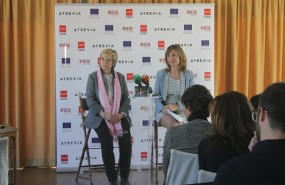 nuria chinchilla y nuria vilanova nuria chinchilla y nuria vilanova