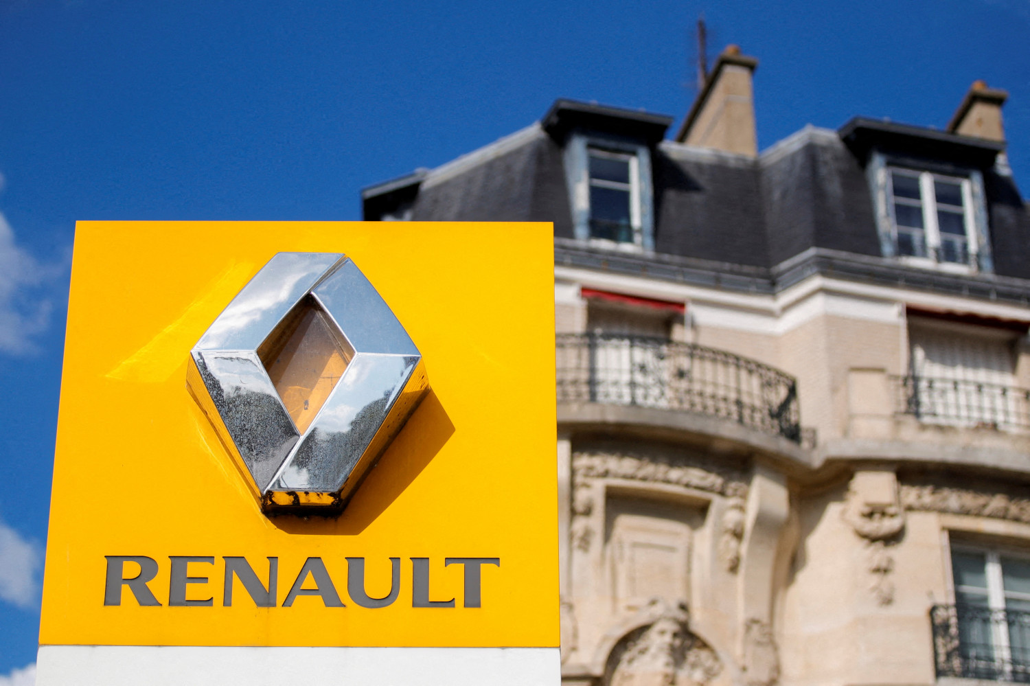 renault renoue avec les benefices marge plus forte que prevu 