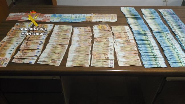 ep 10000 euros arrojadosuna cuneta
