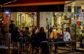 ep ambiente en una terraza de un establecimiento de la zona de chueca en madrid