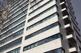 ep archivo   edificio de oficinas en la avenida general peron 27