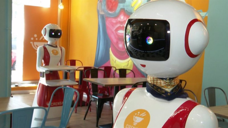 Archivo - Robots camareros en un restaurante de València | EUROPA PRESS - Archivo ep archivo robots camareros en un restaurante de valncia