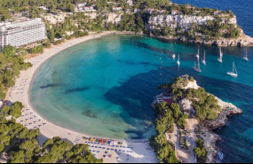 ep archivo   santander compra el 382 de tres hoteles de melia hotels international por 300 millones