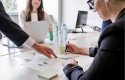 ep economia- las mujeres cierran45 deoperaciones inmobiliariasespana
