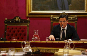 ep el alcalde de granada luis salvador en una imagen de archivo en el pleno del ayuntamiento de