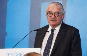 ep el consejero delegado de endesa jose damian bogas interviene durante un almuerzo coloquio en la ep el consejero delegado de endesa jose damian bogas interviene durante un almuerzo coloquio en la