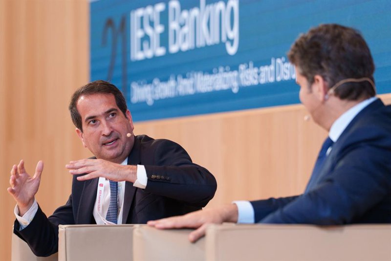 BBVA cree que la IA es un salto de escala brutal que complementa a las personas