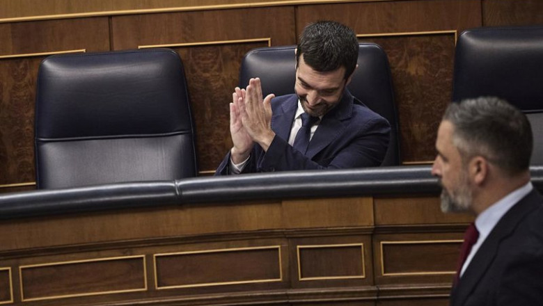 El ministro de Derechos Sociales, Consumo y Agenda 2030, Pablo Bustinduy, en la sesión plenaria | Jesús Hellín - Europa Press ep el ministro de derechos sociales consumo y agenda 2030 pablo bustinduy en la sesion plenaria