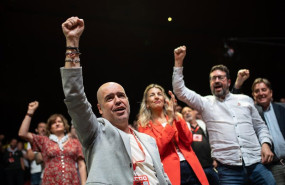 ep el secretario general de ccoo unai sordo celebra haber sido reelegido de su cargo durante la