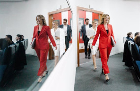 ep i d el ministro de economia comercio y empresa carlos cuerpo la vicepresidenta segunda y ministra