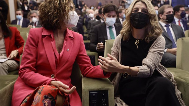 ep la ministra de hacienda y funcion publica maria jesus montero y la vicepresidenta segunda y