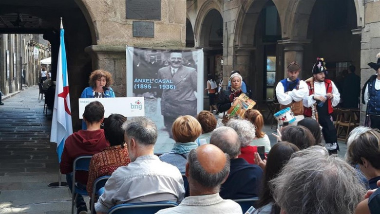 La portavoza Goretti Sanmartín Rei en un acto de homenaje a Ángel Casal. | BNG COMPOSTELA ep la portavoza goretti sanmartin reiun actohomenaje a angel casal