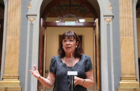 ep la presidentapsoevicepresidenta priemrasenado cristina narbona en ruedaprensala reunionlos miembrosla mesasenado