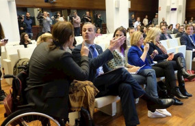 ep la representante de la asociacion mujeres marroquies nadia otmani se enfrenta al portavoz de vox ep la representante de la asociacion mujeres marroquies nadia otmani se enfrenta al portavoz de vox