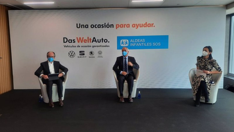 Los máximos responsables de Das WeltAuto en Seat y Volkswagen Group España Distribución, Arantxa Esteban (derecha) y Antonio García (izquierda), respectivamente, así como del presidente de Aldeas Infantiles SOS de España, Pedro Puig (centro). | PEDRO DAVILA-EUROPA PRESS ep los maximos responsables de das weltauto en seat y volkswagen group espana distribucion arantxa