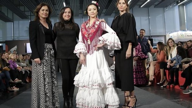 ep lourdes montesrocio terry confeccionantrajeflamencahilo reciclado