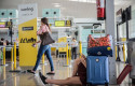 ep puesto de check-in de vueling en el aeropuerto barcelona-el prat