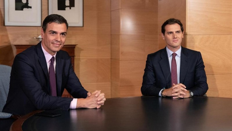 ep secretario generalpsoepresidentegobiernofunciones pedro sanchez se reunepresidenteciudadanos albert rivera encongresolos diputados