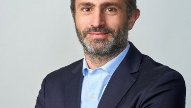 ep travelsoft nombra a axel nazarian director general