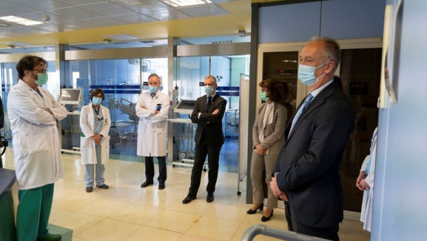 ep urkullu durante su visita al hospital de cruces