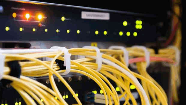 Sharecast / Pixabay dl technology broadband cloud internet data computer technology cables 1