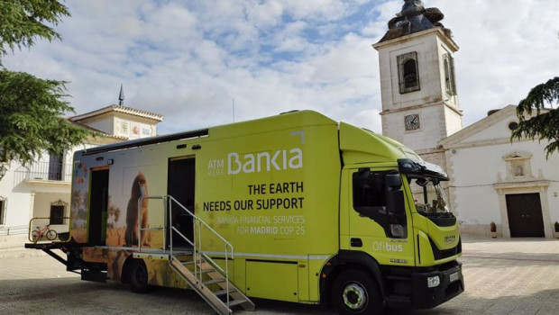 ep archivo   bankia dio servicio con sus ofibuses a 250000 personas residentes en 373 municipios en
