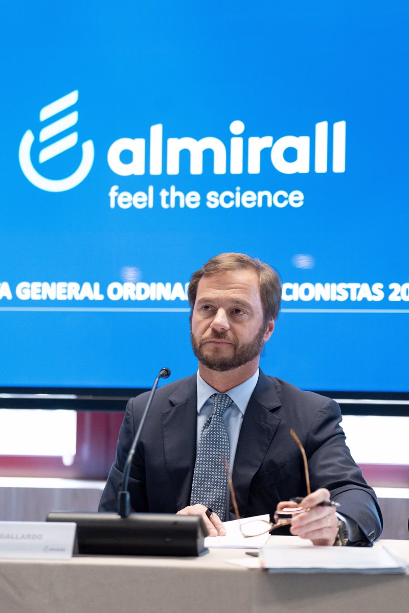 Jefferies reitera comprar Almirall tras su resultados y Bankinter rebaja a neutral