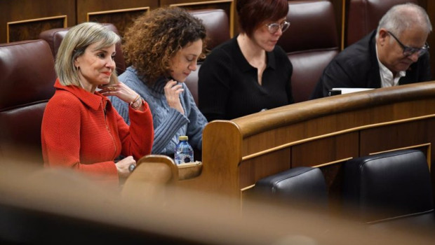ep archivo   la portavoz de sumar en el congreso veronica martinez 1i durante una sesion plenaria en