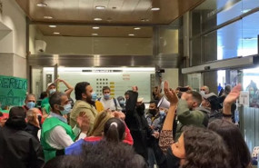 ep colectivos antidesahucios se manifiestan en la sede del frob