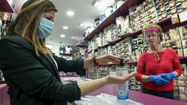 ep comercios de lavapies se preparan para la desescalada