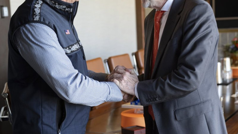 ep el consejero delegado de repsol josu jon imaz se ha reunido con el secretario de interior de los
