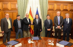 ep el ministro de agricultura pesca y alimentacion luis planas con representantes de union de