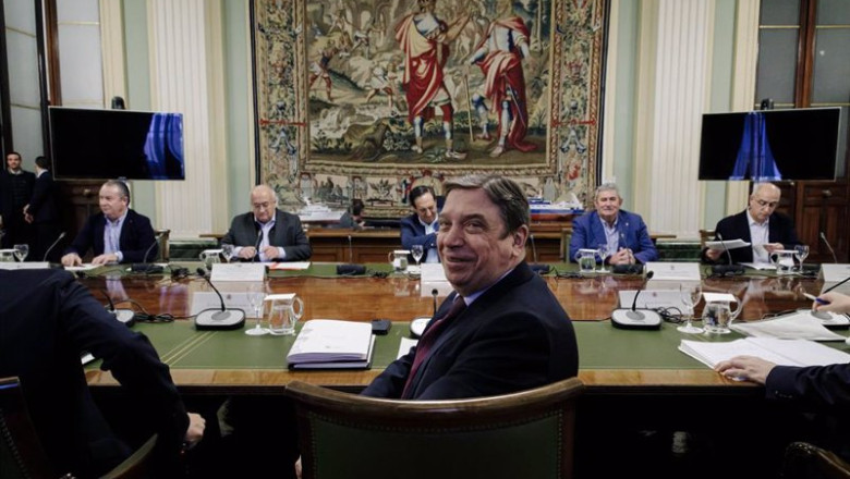 ep el ministro de agricultura pesca y alimentacion luis planas preside la reunion del comite asesor ep el ministro de agricultura pesca y alimentacion luis planas preside la reunion del comite asesor