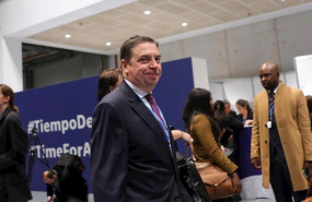 ep el ministro de agricultura y pesca en funciones luis planas a su llegada a la conferencia de