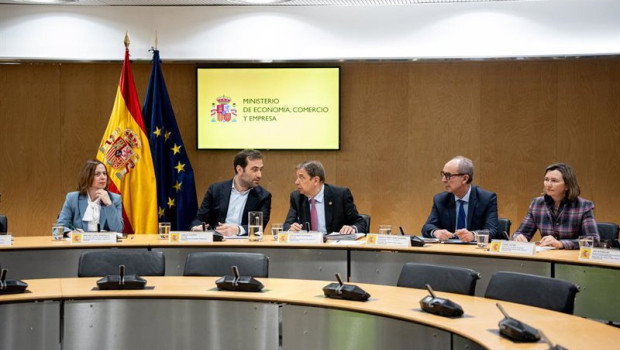 ep el ministro de economia comercio y empresa carlos cuerpo junto al ministro de agricultura pesca y ep el ministro de economia comercio y empresa carlos cuerpo junto al ministro de agricultura pesca y